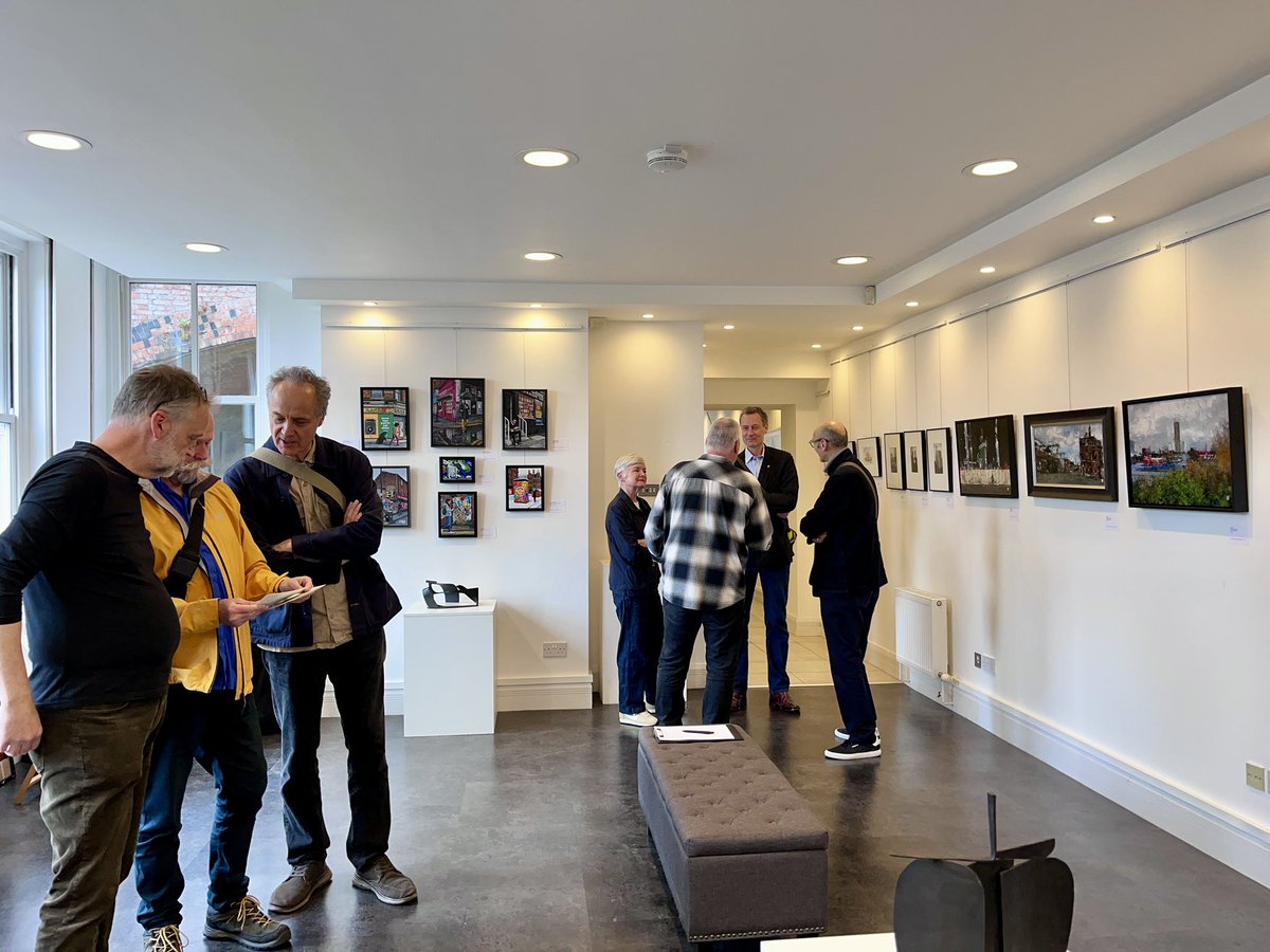 What a lovely day for the opening of “Duopolis – A Tale of Two Cities”. The exhibition, running until 7th June 2025 is Saul Hay Gallery’ first-ever show dedicated to the #urban landscapes of Manchester and Salford. #manchesterart #urbanart #northernquarter 
#streetlife