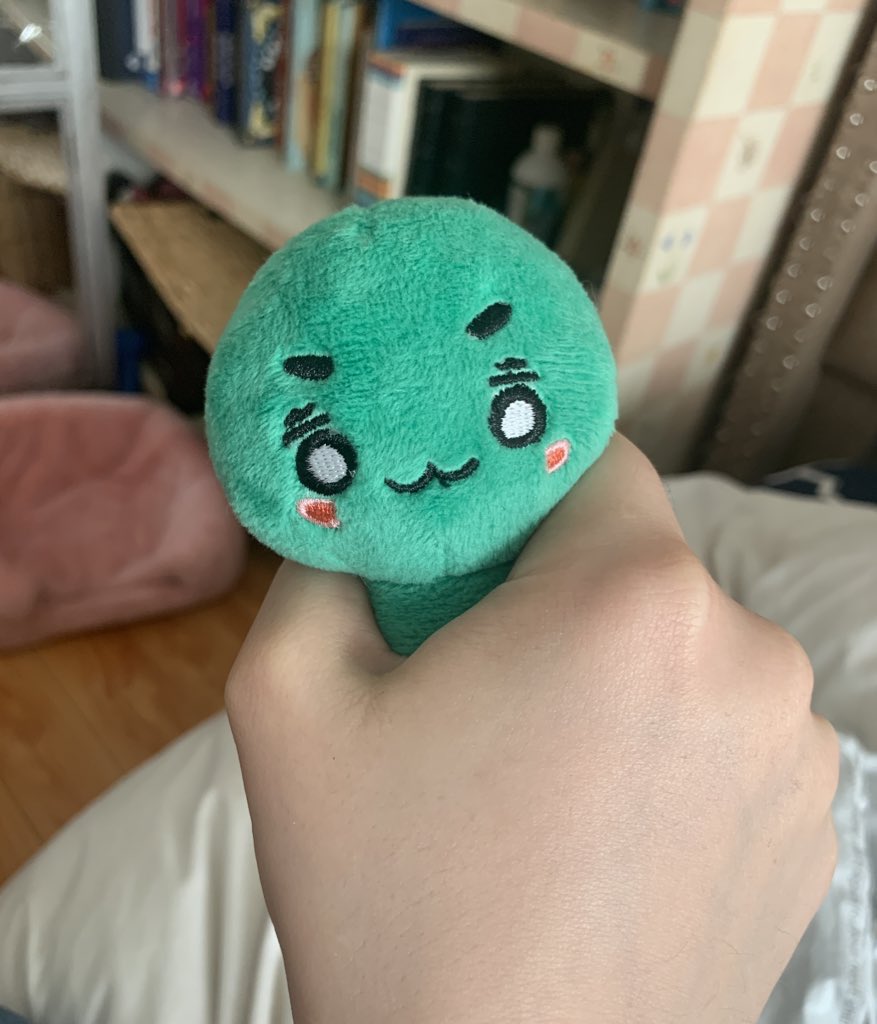 SHINee day!!!

today is the second to last day to order jjongryong, the form will close may 25th 11:59PM PST!! get him while u still can 🦖

link
    🔗 forms.gle/onmcz8Xtxy4xPq…

#SHINee #샤이니 
#JONGHYUN #종현 
#샤이니의_열일곱번째_민트빛오월