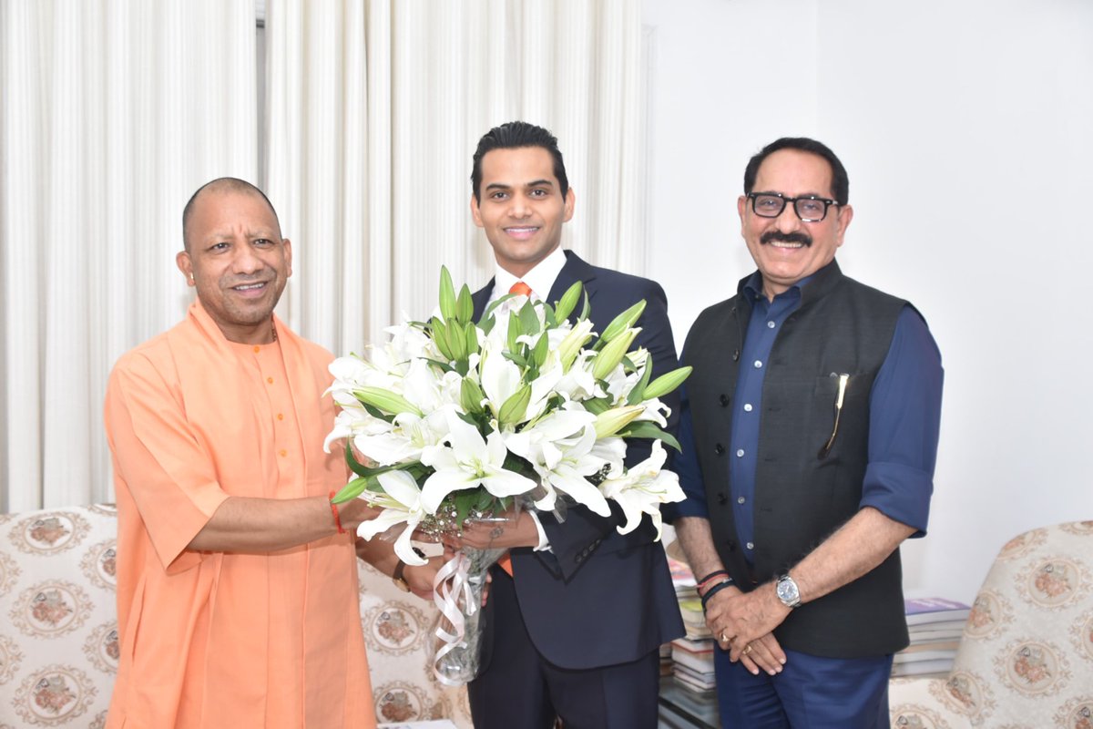 Yogi Adityanath Office (@myogioffice) on Twitter photo मुख्यमंत्री श्री <a href="/myogiadityanath/">Yogi Adityanath</a> जी महाराज से आज नई दिल्ली स्थित उत्तर प्रदेश सदन 'त्रिवेणी' में यशोदा सुपर स्पेशलिटी हॉस्पिटल्स, गाजियाबाद के चेयरमैन डॉ. पी.एन. अरोरा जी ने शिष्टाचार भेंट की। मुख्यमंत्री श्री <a href="/myogiadityanath/">Yogi Adityanath</a> जी महाराज से आज नई दिल्ली स्थित उत्तर प्रदेश सदन 'त्रिवेणी' में यशोदा सुपर स्पेशलिटी हॉस्पिटल्स, गाजियाबाद के चेयरमैन डॉ. पी.एन. अरोरा जी ने शिष्टाचार भेंट की।