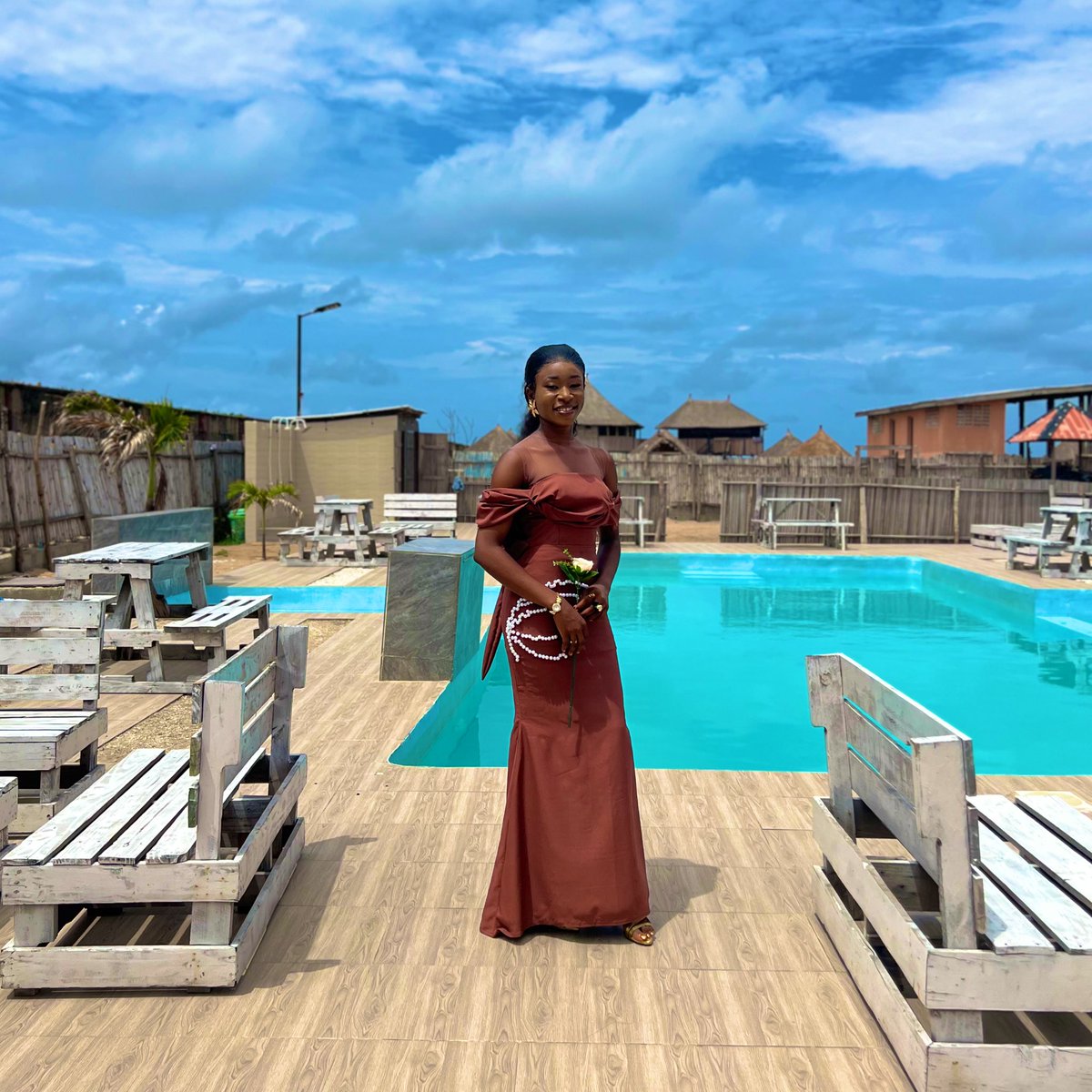 Naomi_nzube's tweet photo. This day last week, I watched my girl walked down the aisle saying “I DO” to her Best friend and dream man…
Bridesmaids Duties😘😘❤️❤️❤️
#aloml❤️
#loveseason
#Beachside wedding
Congratulations again baby girl,Your new home is blessed already ❤️ https://t.co/nNSamJc9YP