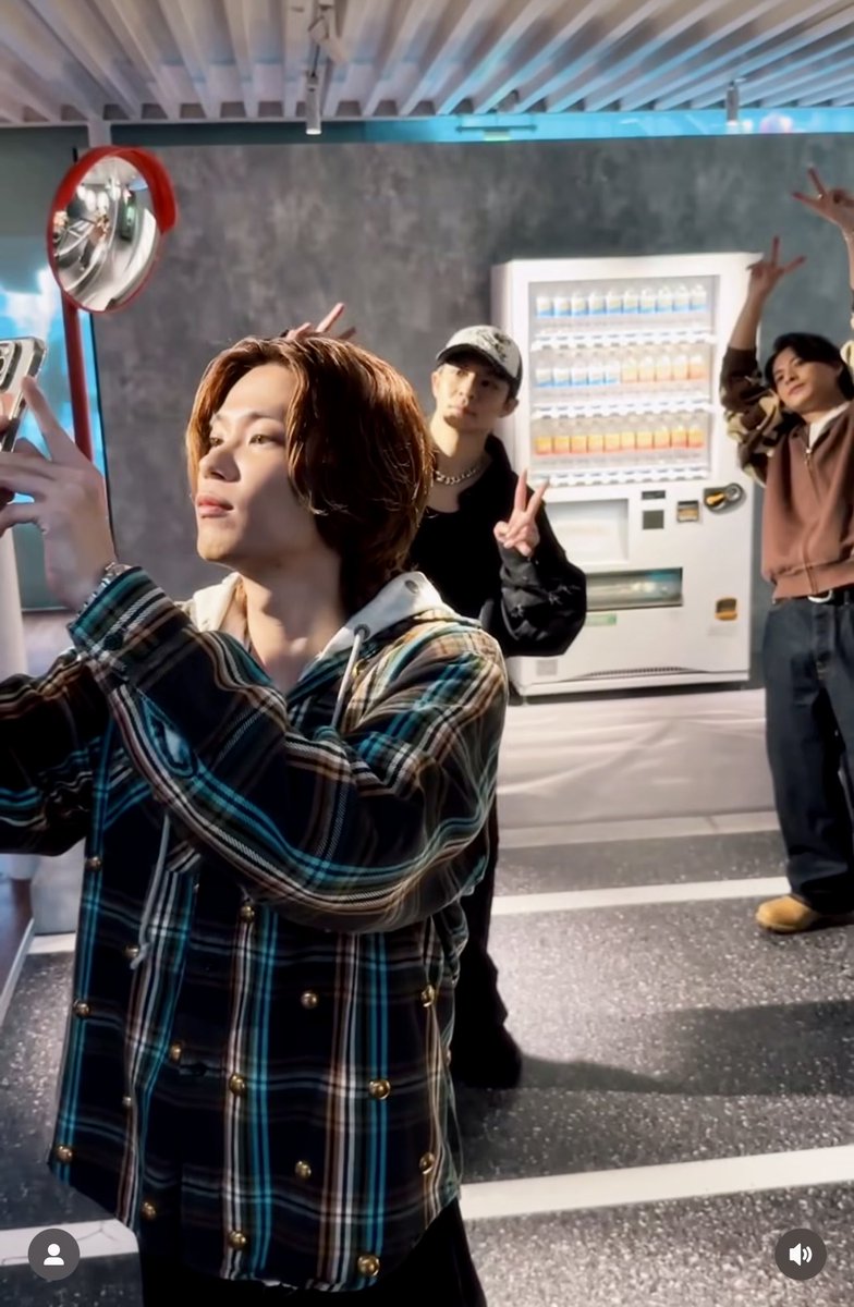 voce_arcobaleno's tweet image. 🩵❤️💜
「ひ」神くんも書いてたん⁉️🤭
i_TOPIA本当に楽しかった〜
staffさん達も楽しませてくれて幸せでした💐
#Number_i
#longversion