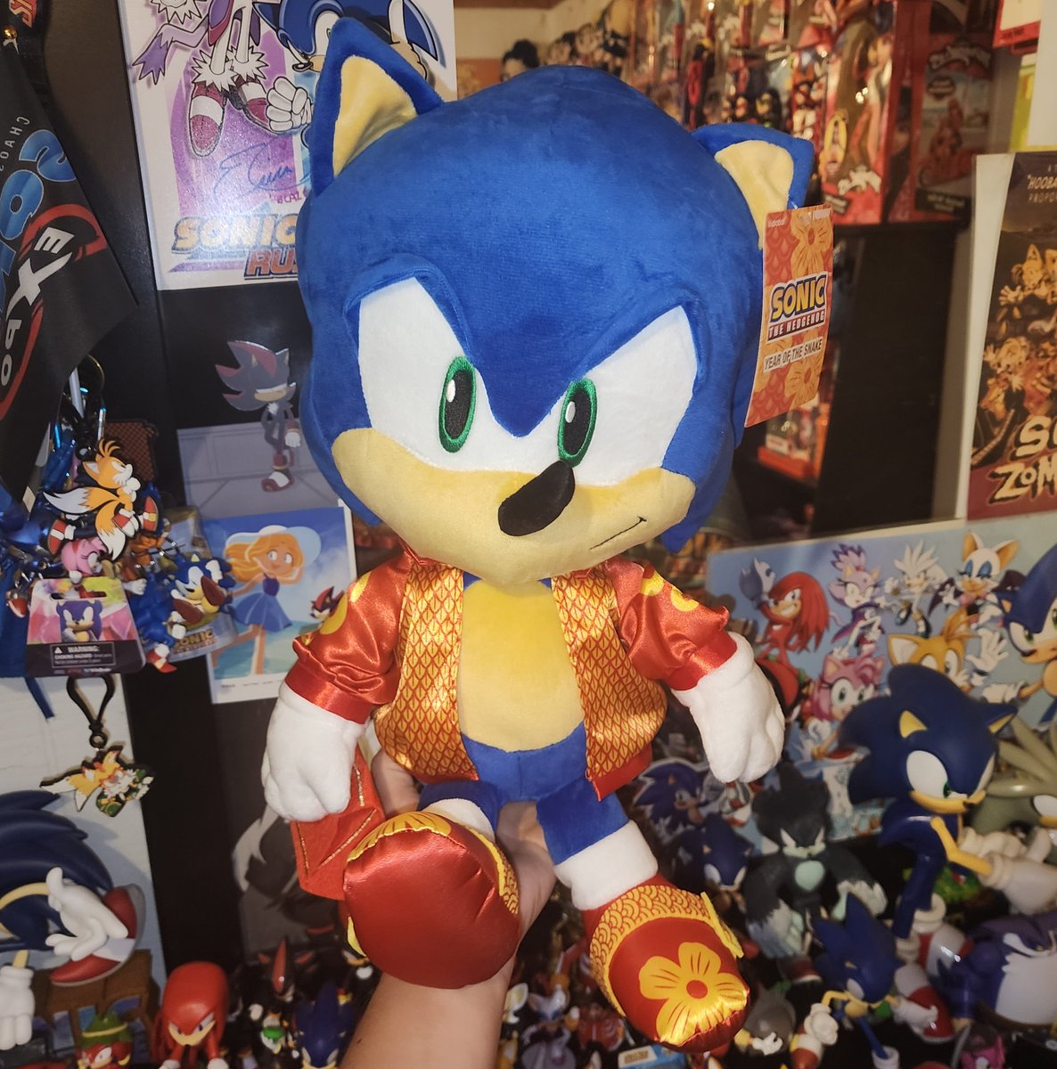 SonicCollects's tweet image. Year of the snake sonic plush has to be one of my favorite items in the collection! It's my chinese zodiac too. 🐍