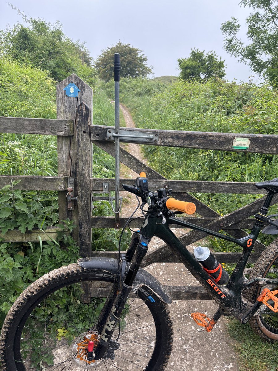 King Alfred’s Way Day 5: Coombe to Winchester and journey’s end. A gate on the South Downs Way <a href="/LoveOfGates/">For the Love of Gates</a> <a href="/SteelMarshian/">SteelCityMarshian</a>