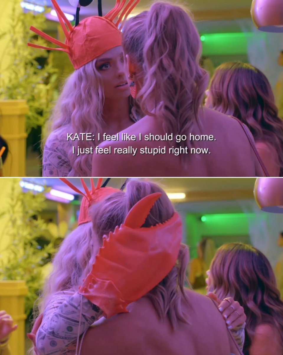 queensofbravo's tweet photo. Miranda, in a lobster costume, consoling her ex-husband’s new girlfriend in the middle of the party is why this show is brilliant 🤭 #SLOMW https://t.co/6P8prwwlrY