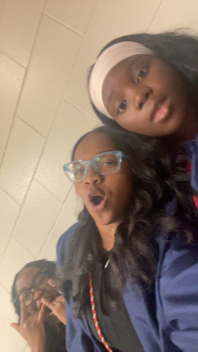 buckeyesports01's tweet photo. Buckeyes natty
Got into by top 3 college choice 
Happy graduation season #CO25 #Hawkforlife https://t.co/MVv9DsOqVm