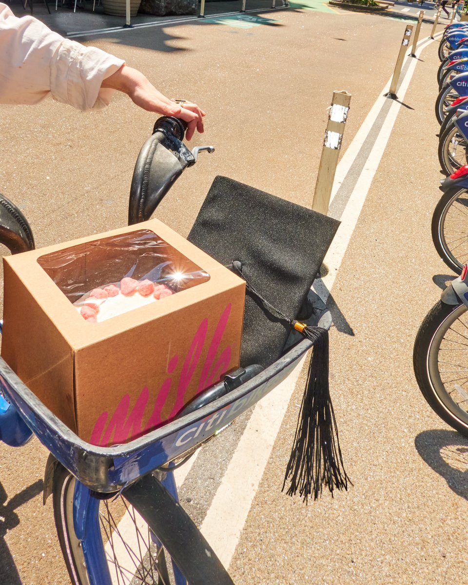 It's never too late to pick up the perfect grad party treat! Stop by your local bakery to get the goods