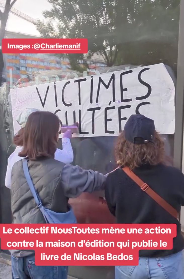 LesGrenades_'s tweet photo. Un grand bravo aux activistes deter @NousToutesOrg pour leur action féministe chez l'éditeur minable @EdLObservatoire de l'encore plus minable Nicolas #Bedos, agresseur condamné qui se cherche encore des soutiens en instrumentalisant ses victimes.
La #CultureDuViol doit FINIR ! https://t.co/rX9VCdqota