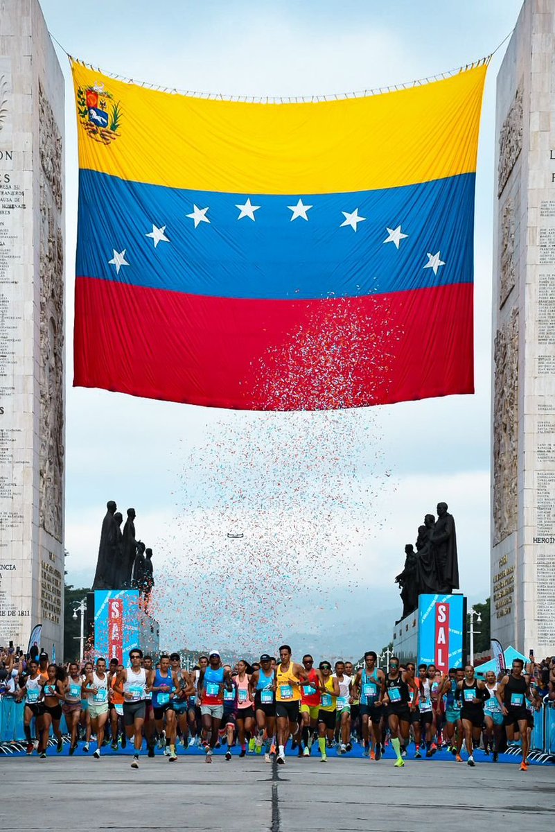 🇷🇺🇻🇪 Caracas se convirtió en una de las sedes del esperado evento deportivo internacional One Run. 
🏃‍♂️🏃‍♀️ Este acontecimiento marcó un hito al celebrarse por primera vez en Venezuela, reuniendo a más de 2.000 participantes, entre ciudadanos e invitados especiales