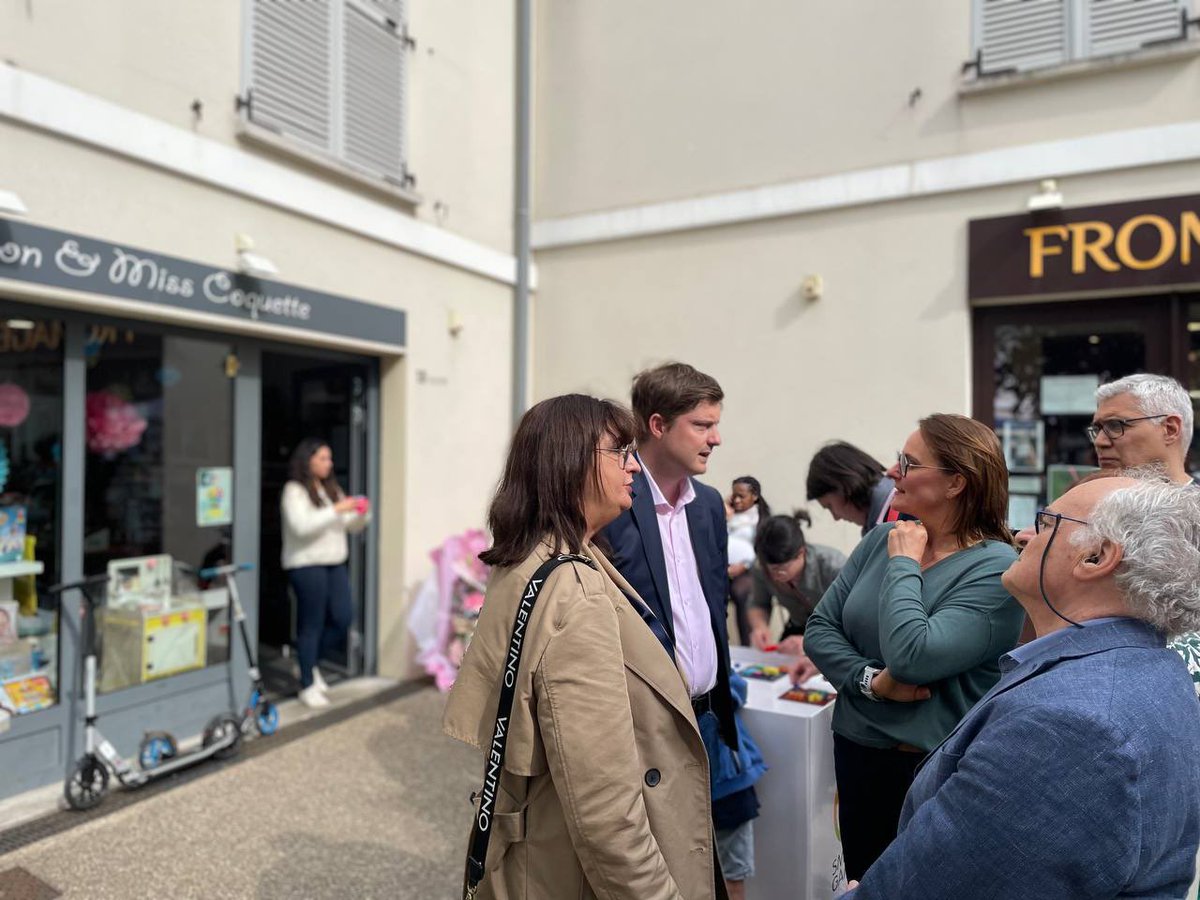 Fabien_Au's tweet photo. Joyeux anniversaire Zébulon &amp; miss Coquette 🎂🧩🎲♟️#10ans https://t.co/k8zQ9rqzHn
