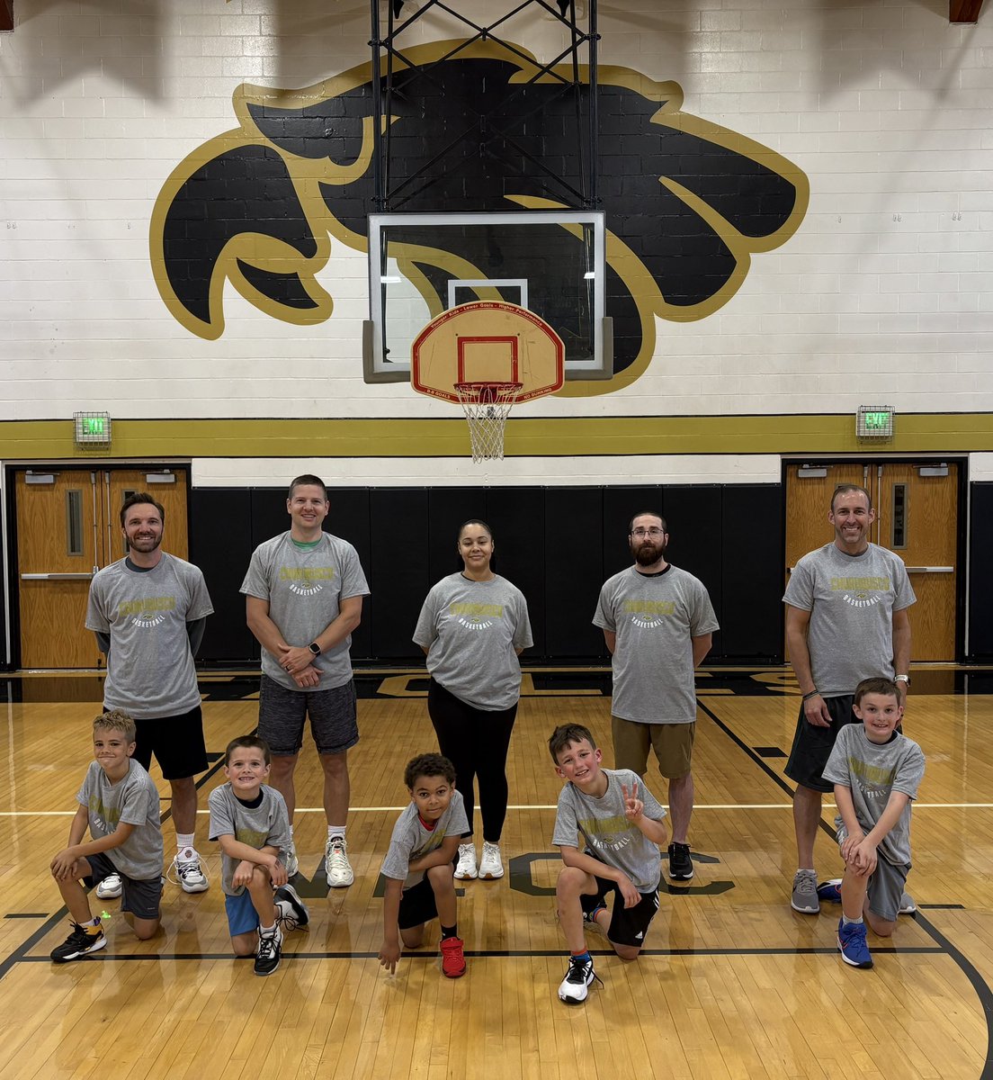 Players did a great job of being great teammates by being great listeners, having great attitudes, and playing with great effort in our 2nd annual Father/Mother &amp; Son Clinic for Grades 1 and 2!