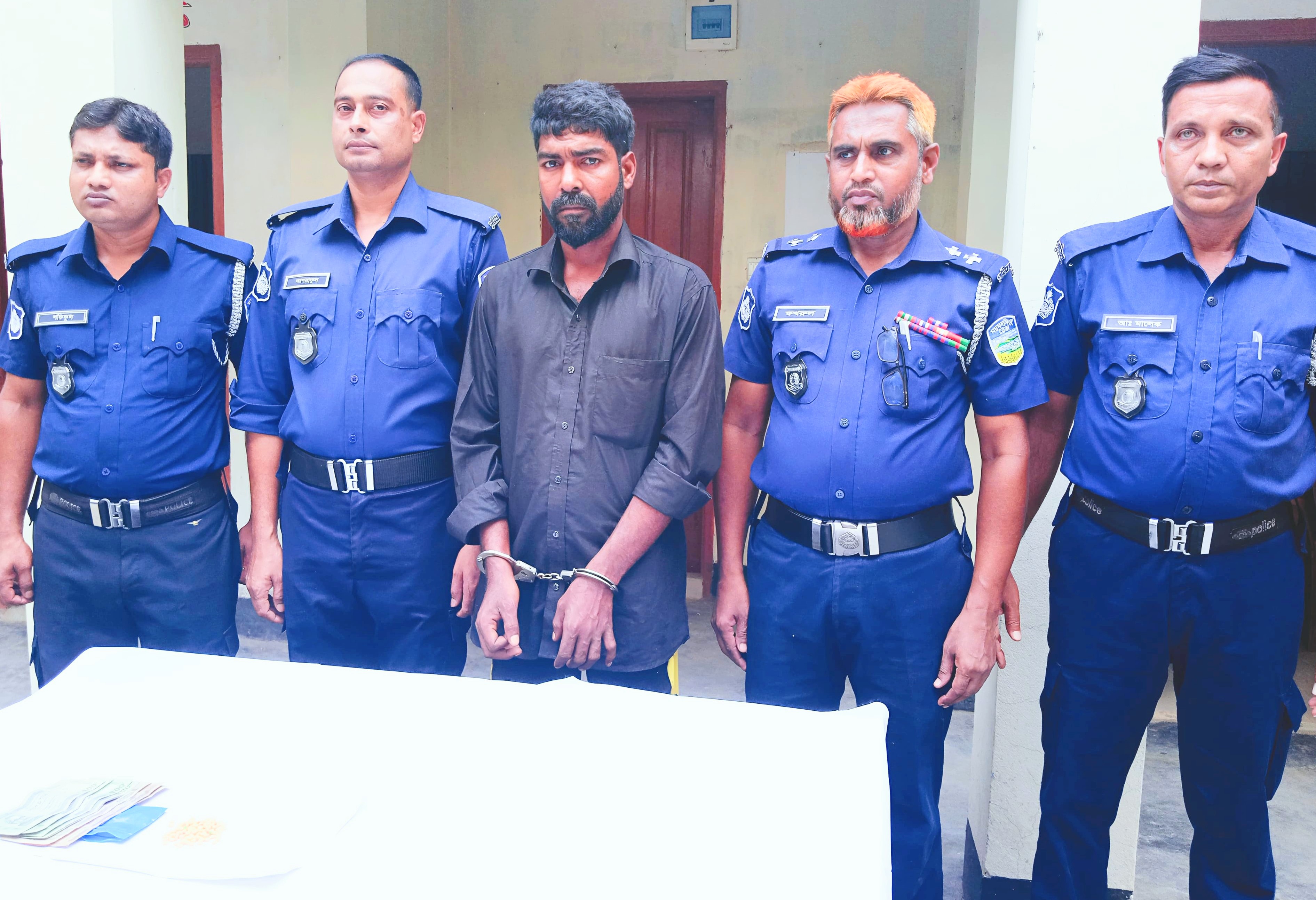 সরিষাবাড়ীতে ইয়াবাসহ ৪ মামলার ওয়ারেন্টভুক্ত আসামী সুভাষ গ্রেপ্তার