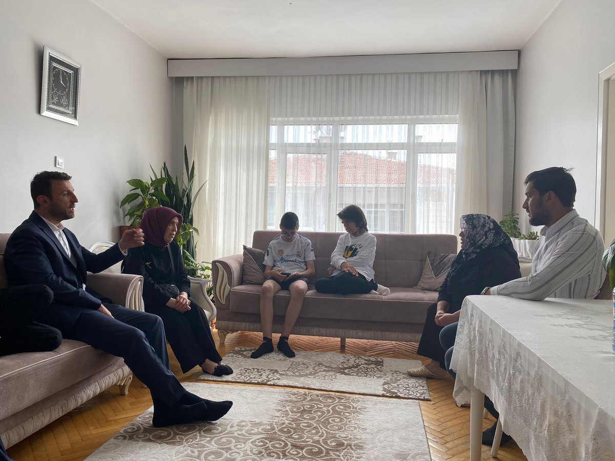 📍Güneşevler Mahallesi

Milletvekilimiz <a href="/orhanyegin/">Orhan YEGİN</a>, İl Yönetim Kurulu Üyemiz Hamdi Balaban, Yönetim Kurulu Üyelerimiz ve Gençlik Kolları Başkanımız <a href="/ahmetbrkcskn03/">Ahmet Burak Coşkun🇹🇷</a> ile birlikte Güneşevler Mahallemizde ikamet eden değerli Morova ailemizine hanesine misafir olduk.