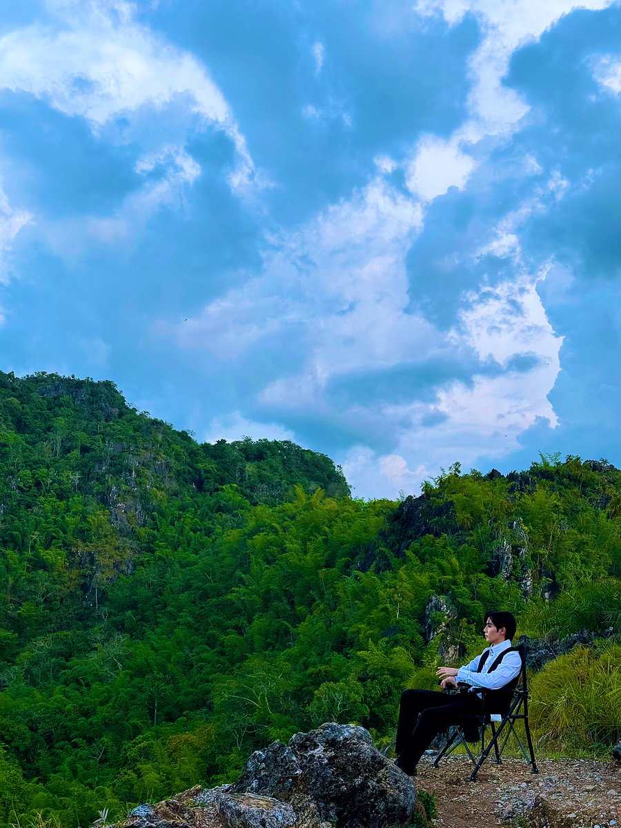 ชรัณเค้าทรงดื่มด่ำกับธรรมชาติที่สุดละ
TNP THE ROYAL BALL
#TheNextPrinceEP4