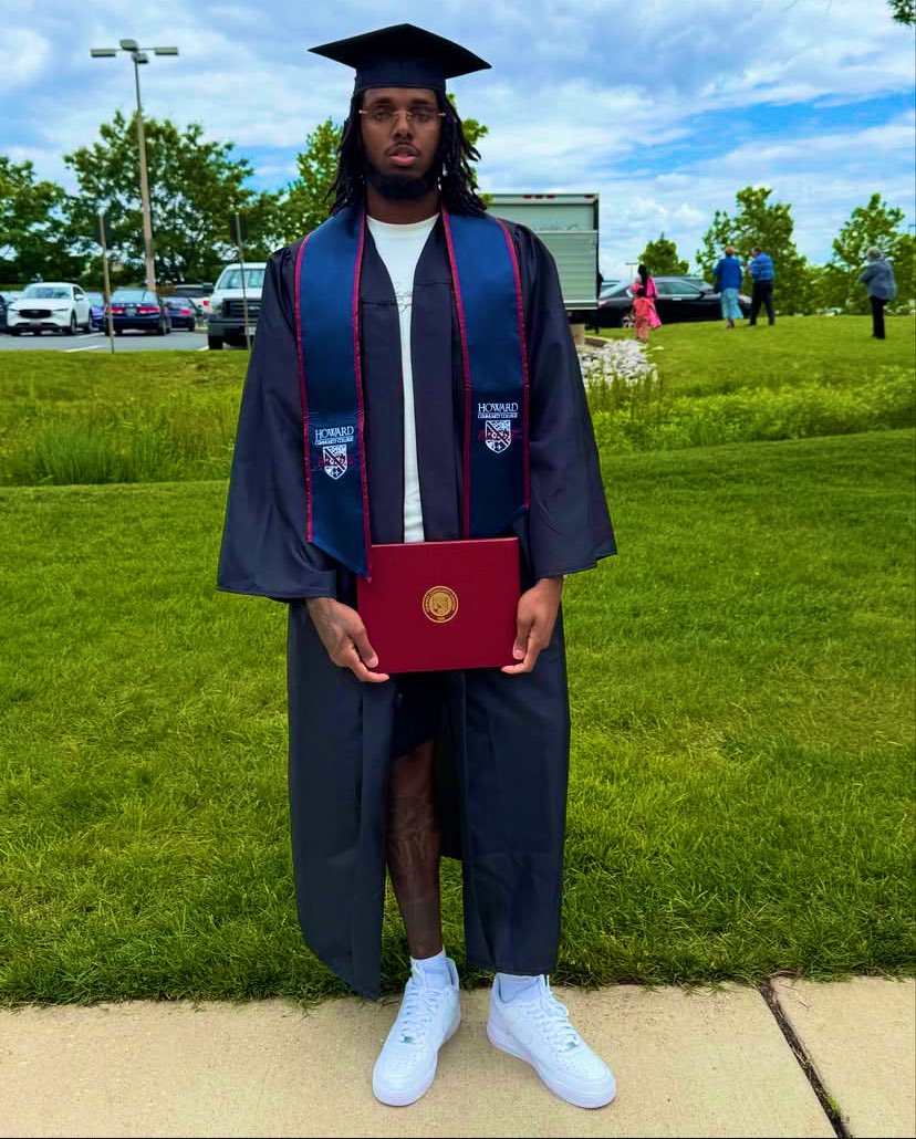 Emanuel Henriques😈 (@theticket_11) on Twitter photo Made the most of it all, I’m forever thankful for the opportunity at <a href="/HowardCCHoops/">HowardCCHoops</a> <a href="/howardccdragons/">Howard CC Dragons</a> Phase 1 is complete ✅ Beyond excited for what the future holds. #JUCOPRODUCT #AAdegree #Classof2025 🎓📜🏀 History in the making, 1 of 1. 🙏🏾 Made the most of it all, I’m forever thankful for the opportunity at <a href="/HowardCCHoops/">HowardCCHoops</a> <a href="/howardccdragons/">Howard CC Dragons</a> Phase 1 is complete ✅ Beyond excited for what the future holds. #JUCOPRODUCT #AAdegree #Classof2025 🎓📜🏀 History in the making, 1 of 1. 🙏🏾