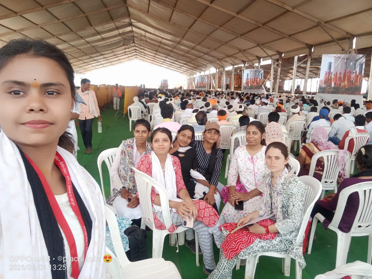सरकार और जनता के मध्य, सेतु बन जाता था।
आमजन की समस्याएं लेकर, हर दफ्तर जाता था।
बिजली,पानी,सड़क,स्वास्थ्य, शिक्षा के सुधार हेतु आवाज उठाता था। जी हां साहब,  मैं जनसेवा मित्र था! #जन_सेवा_मित्रों_को_बहाल_करो