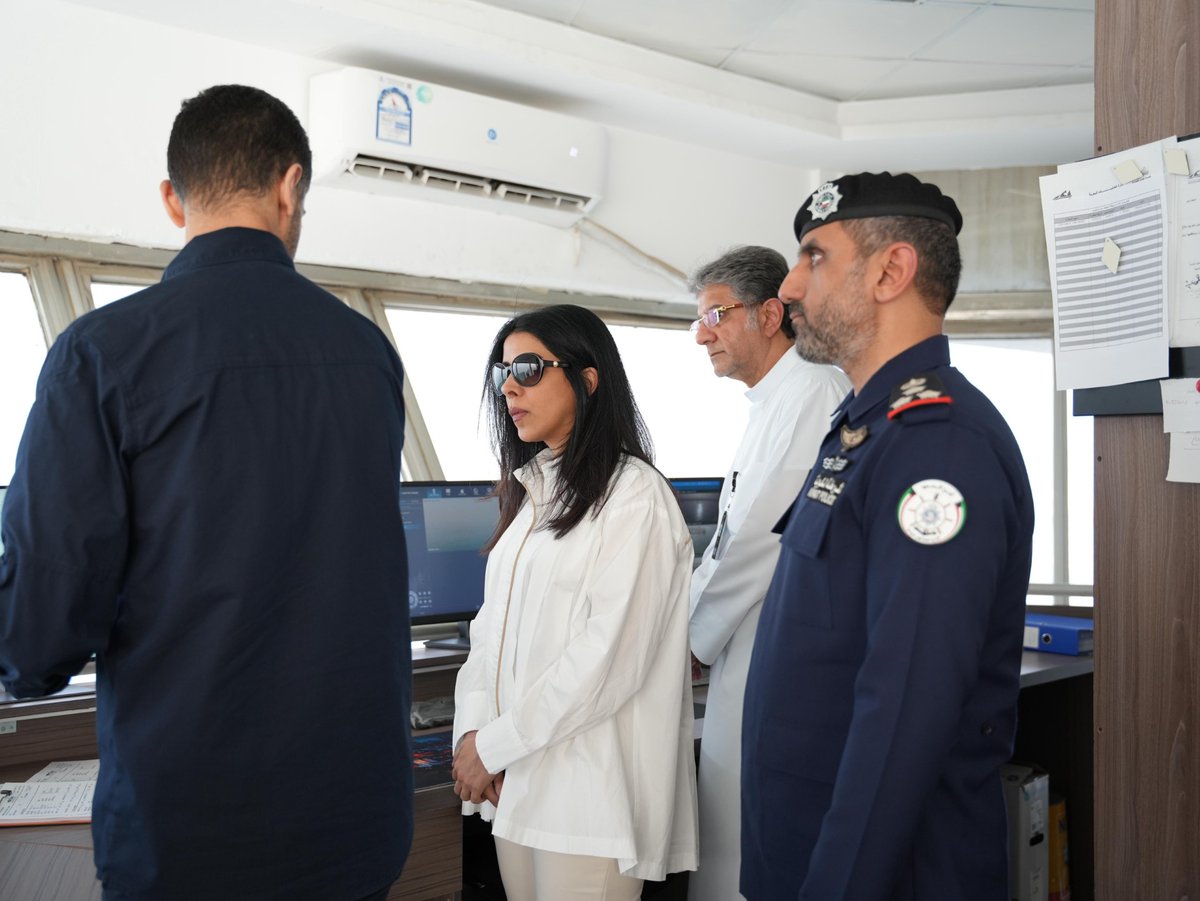 وزير الأشغال العامة د.نورة المشعان تقوم بجولة ميدانية لتفقد ميناء الشعيبة ومتابعة سير العمل فيه 

- التقت الفرق الفنية والإشرافية واستعرضت معهم التحديات وخطط معالجتها

 ow.ly/nLLs30sMKTO

<a href="/mpw_kw/">وزارة الأشغال العامة</a>

#كونا #الكويت