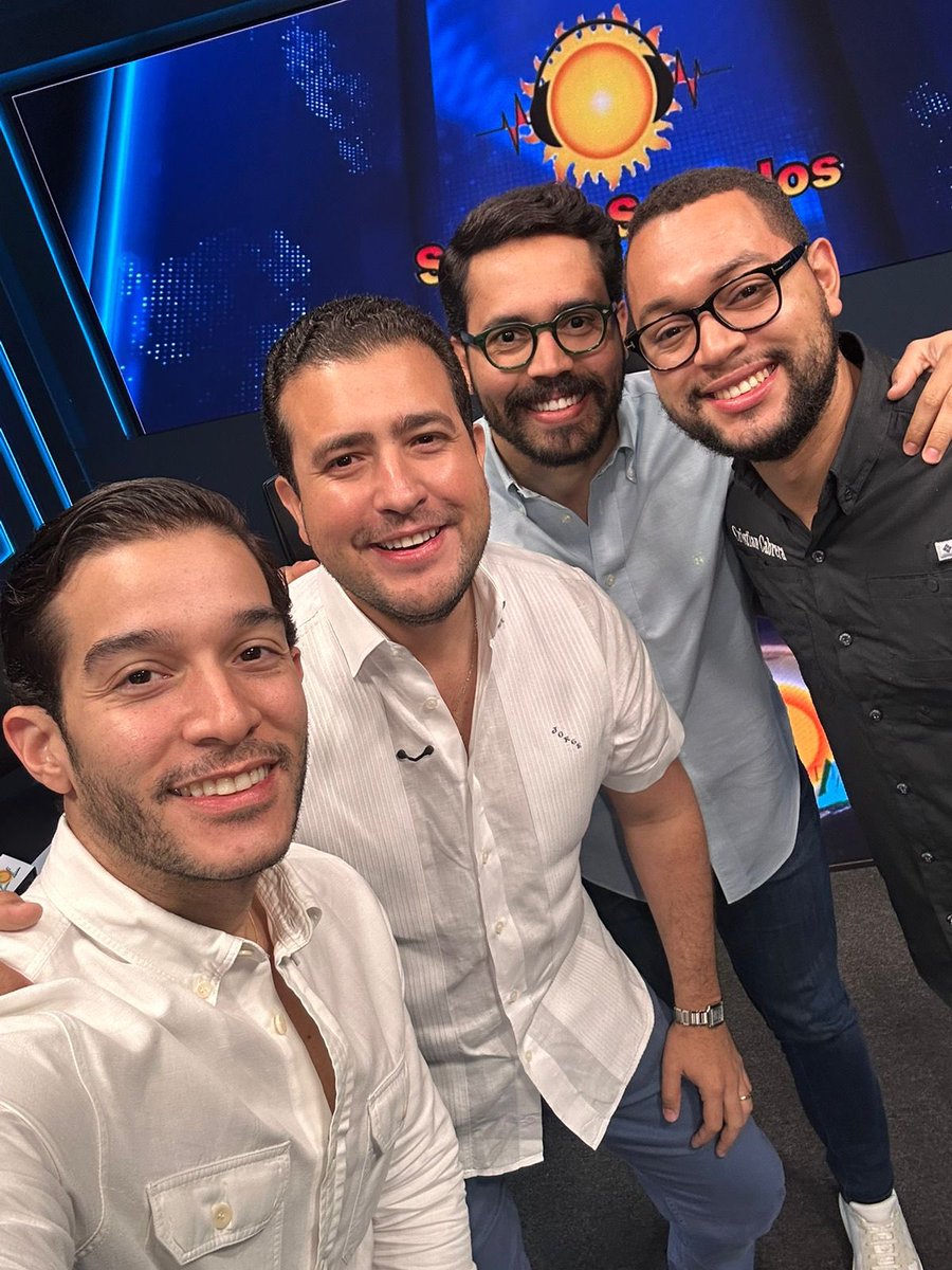 Conversando sobre nuestra ciudad 🏙️ y un chin de política 😝 con mis amigos de <a href="/ZOLFM1065/">ZOL 106.5 FM</a> de los sábados. Gracias a <a href="/roselvisvargas/">Roselvis Vargas</a>, <a href="/YuriEnriqueRL/">Yuri Enrique</a>, <a href="/FranGuillenRD/">Francisco Guillén Blandino</a> y <a href="/CrisCabRD/">Cristian Cabrera</a> por la oportunidad.

¡Ustedes son un equipo que definitivamente tiene con qué! 🤩🫶🏻