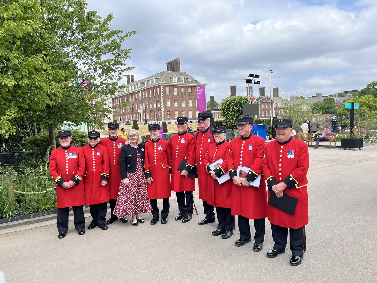 My regular and sincere thanks to all those working in visitor attractions in whatever capacity - paid or volunteer, front of house, security, ops, catering, retail, gardening, ticketing, cleaning - this Bank Holiday weekend. You create the backdrop for people’s happiest memories.