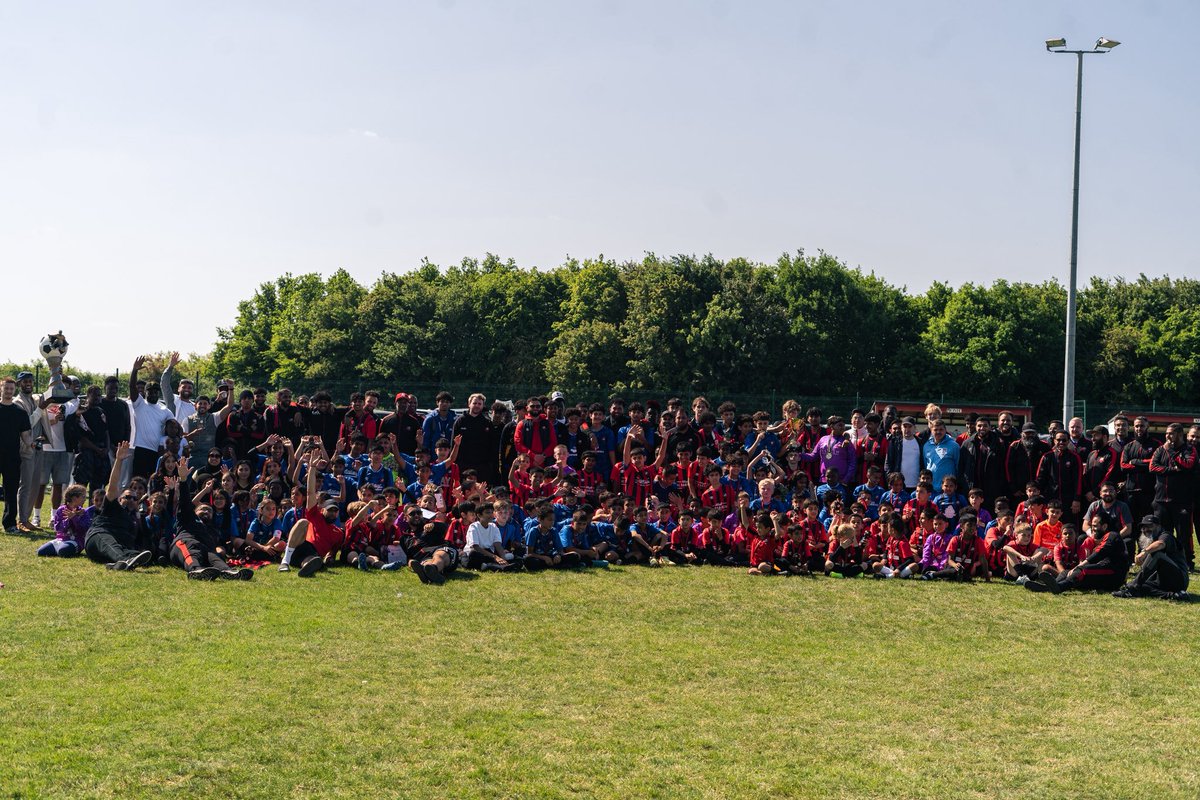 LeicNirvana's tweet photo. This time last week, we celebrated another fantastic season at @LeicNirvanaFC!

It was an amazing day that brought our community together — made possible by the incredible efforts of all our volunteers. Thank you for everything you do! https://t.co/V1SE7SORHJ