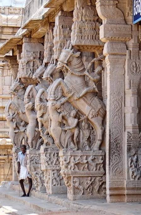 Parabrahman47's tweet photo. #Nayakas ruled #Tamil Nadu like Bosses, building epic #Temples like Meenakshi and crushied #Pandyas. Power hungry Pandyas were completely ended (except Tenkasi bits) and became irrelevant. #Tamils were saved. 🔥⚔️
#Telugu #TFI #OG #Andhra #Tamilnadu #Vijayanagara #Nayak https://t.co/tWymLhL0vM