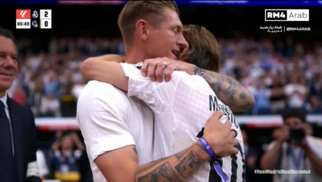 MarioHurtadoRM's tweet photo. Modric con Toni Kroos, no puedo más estoy llorando y mucho. https://t.co/dwxE5HaXNk