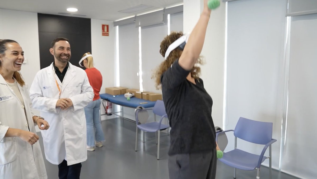 Sedolor's tweet photo. #SEDOLOR25 No te pierdas el testimonio de M. Carmen Valero, paciente de Fibromialgia que participa en el Programa REDOCVR. Podrás ver en directo en el 21 Congreso de la SED una demostración de esta tecnología, la explicación del proyecto y su eficacia. 
Lo más impactante es cómo M. Carmen ve su enfermedad.
"Quiero ser yo. No quiero que me coma la enfermedad. Y eso me hace tirar hacia adelante". 
"No veo la enfermedad en este momento tan terrible"
https://t.co/ObyXl8RiUB

#Fibromialgia @JoseFerrerWorld @BSABadalona
