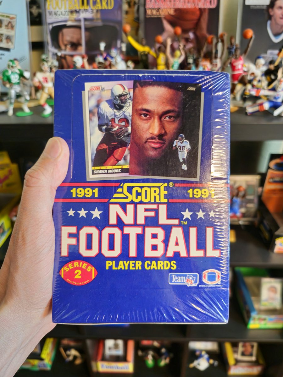 🚨 GIVEAWAY ALERT 🚨

For a chance to win a FULL SEALED BOX of 1991 Score NFL Football 🤩

Like / Follow / Repost to Enter ♻️

Winner TBA Sunday June 1st 📢