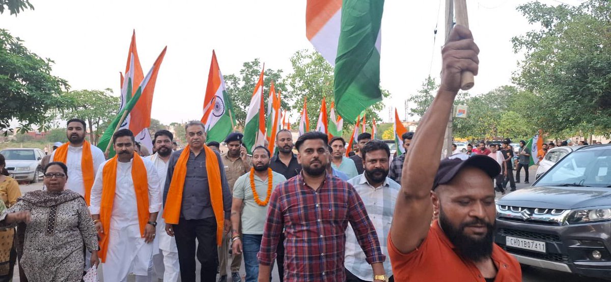 Sanjay Tandon 🇮🇳 (@sanjaytandonbjp) on Twitter photo तिरंगे की शान में, देशभक्ति के भावों से ओतप्रोत माहौल में आज सेक्टर 45, चंडीगढ़ में आयोजित तिरंगा यात्रा में शामिल होकर गर्व की अनुभूति हुई। यह यात्रा ऑपरेशन सिंदूर की सफलता और हमारे अदम्य साहस वाले सैनिकों को समर्पित रही।
प्रधानमंत्री श्री <a href="/narendramodi/">Narendra Modi</a> जी के मजबूत नेतृत्व ने तिरंगे की शान में, देशभक्ति के भावों से ओतप्रोत माहौल में आज सेक्टर 45, चंडीगढ़ में आयोजित तिरंगा यात्रा में शामिल होकर गर्व की अनुभूति हुई। यह यात्रा ऑपरेशन सिंदूर की सफलता और हमारे अदम्य साहस वाले सैनिकों को समर्पित रही।
प्रधानमंत्री श्री <a href="/narendramodi/">Narendra Modi</a> जी के मजबूत नेतृत्व ने