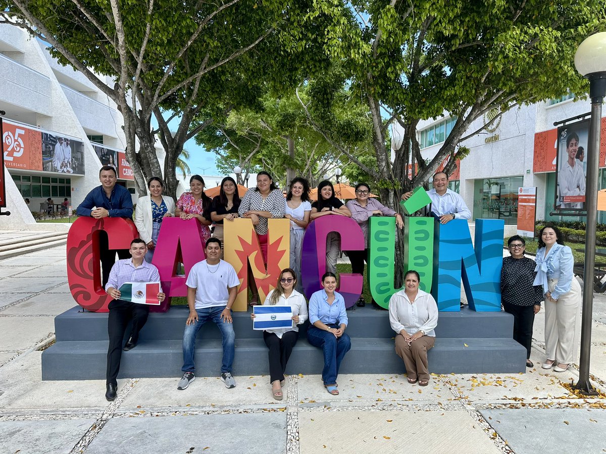 ariveropalomo's tweet photo. A través de la Escuela Internacional de Gobierno y Estudios Globales de la Universidad Anáhuac Cancún impartimos el Curso Internacional en Negociación para estudiantes de El Salvador. 

@anahuaccancun #GrandesLideresMejoresPersonas #Cancun #LeonesAnahuac #elsalvador🇸🇻 #Mexico https://t.co/NPr6YX8MnJ