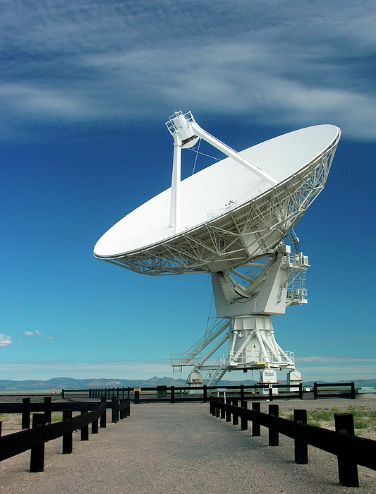 Very Large Array (VLA) antenna. Part of the National Radio Astronomy Observatory (NRAO), consists of 27 radio antennas arranged in a Y-configuration. Each antenna, measuring 82 ft in diameter, is a parabolic dish that collects incoming radio waves and focuses them onto a receiver
