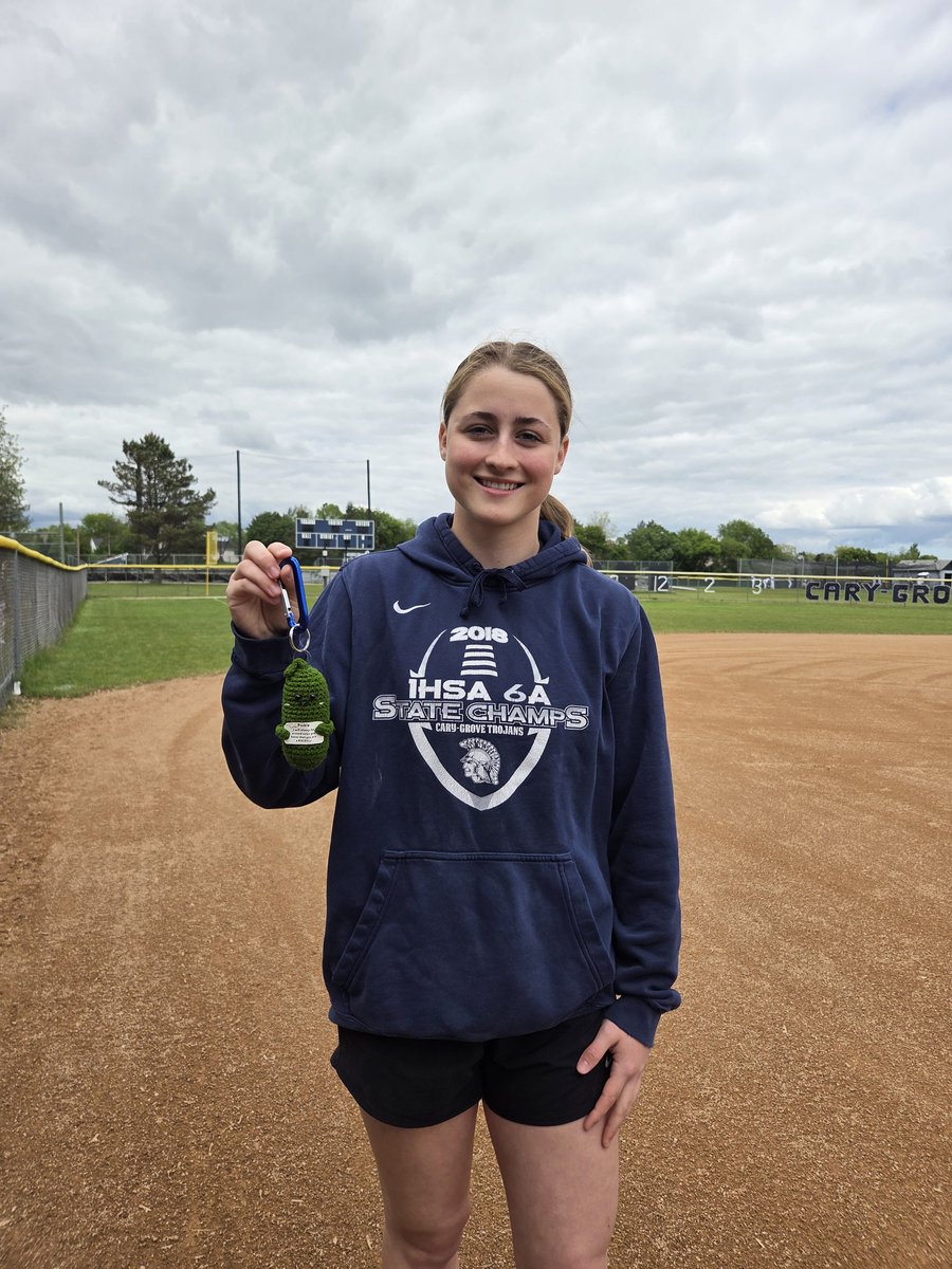 Wednesday nights Big Dill award went to our catcher Grace Kaiser. Grace had the go ahead homerun 💣  that got us the lead to win the game! Grace has been a consistent presence for us behind the plate &amp; a leader in positive attitudes. Great job,  Grace!
#CgsbBigDill #WeBeCG #CGSB