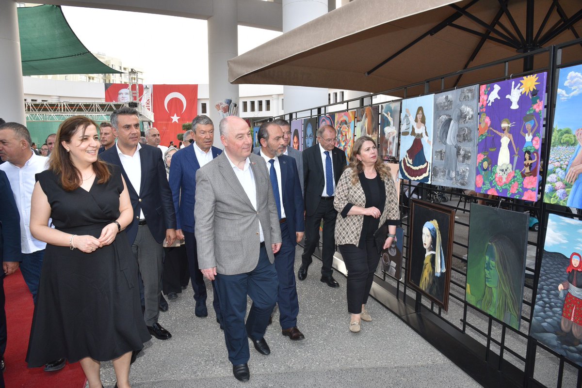 Pamukkale Nezihe-Derya Baltalı Bilim Sanat Merkezimizin Sinpaş Aquamall AVM'de gerçekleştirdiği Müzik ve Resim Şenliğinin açılışı Denizli Valisi Ömer Faruk Coşkun, İl Milli Eğitim Müdürümüz Emre Çalışkan, okulumuzun hayırseveri Derya Baltalı, protokol ve davetlilerin katılımıyla