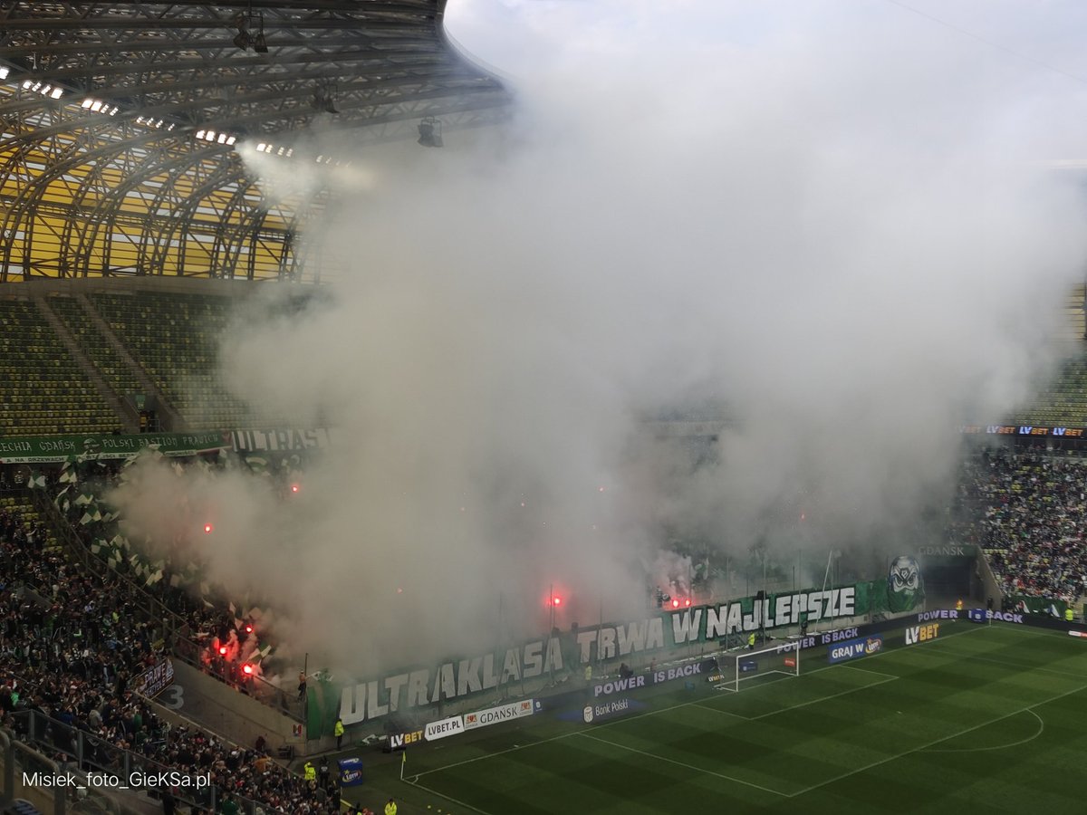 MiskaPatryk's tweet image. Lechia odpaliła #Gieksatwitter