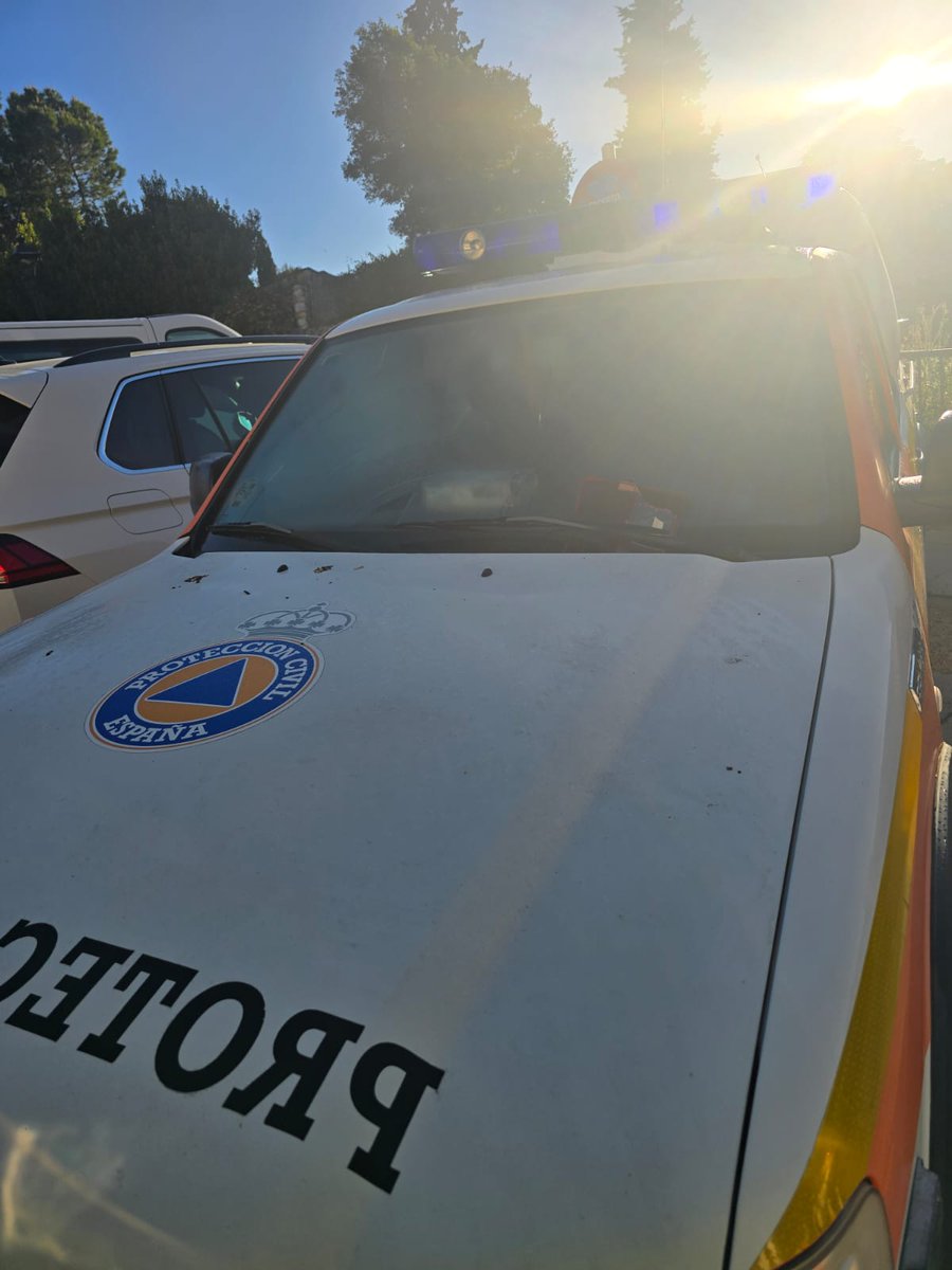 🔶🔷🔶 Aviso Hoy a las 14 : 00 de <a href="/112clm/">112 Castilla-La Mancha</a> que nos activa a una columna de humo junto al centro comercial de Guadalajara .
Desplazamos dos unidades 🚒 🛻 +🦺🦺🦺.
Además de :
<a href="/PCAzuqueca/">PC-Azuqueca</a>🛻 + @pcTorrija🛻 
📸 archivo <a href="/PChiloeches01/">PCChiloeches01</a>