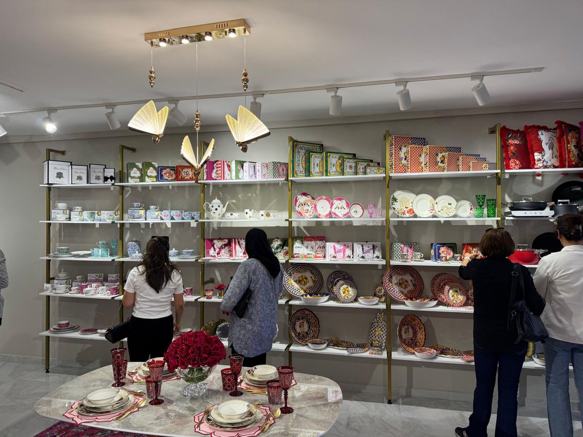 Şube Başkanımız Ercan İşlek’in yeğenleri Ömer ve İlayda İşlek tarafından ilimizde faaliyete geçen Aydora Home, Pip Studio ve Smeg bayiliği şehrimize hayırlı olsun.
Girişimcilik ruhuyla şehrimize değer katan Ömer ve İlayda kardeşlerimizi tebrik ediyor, yeni işlerinde bol kazançlar