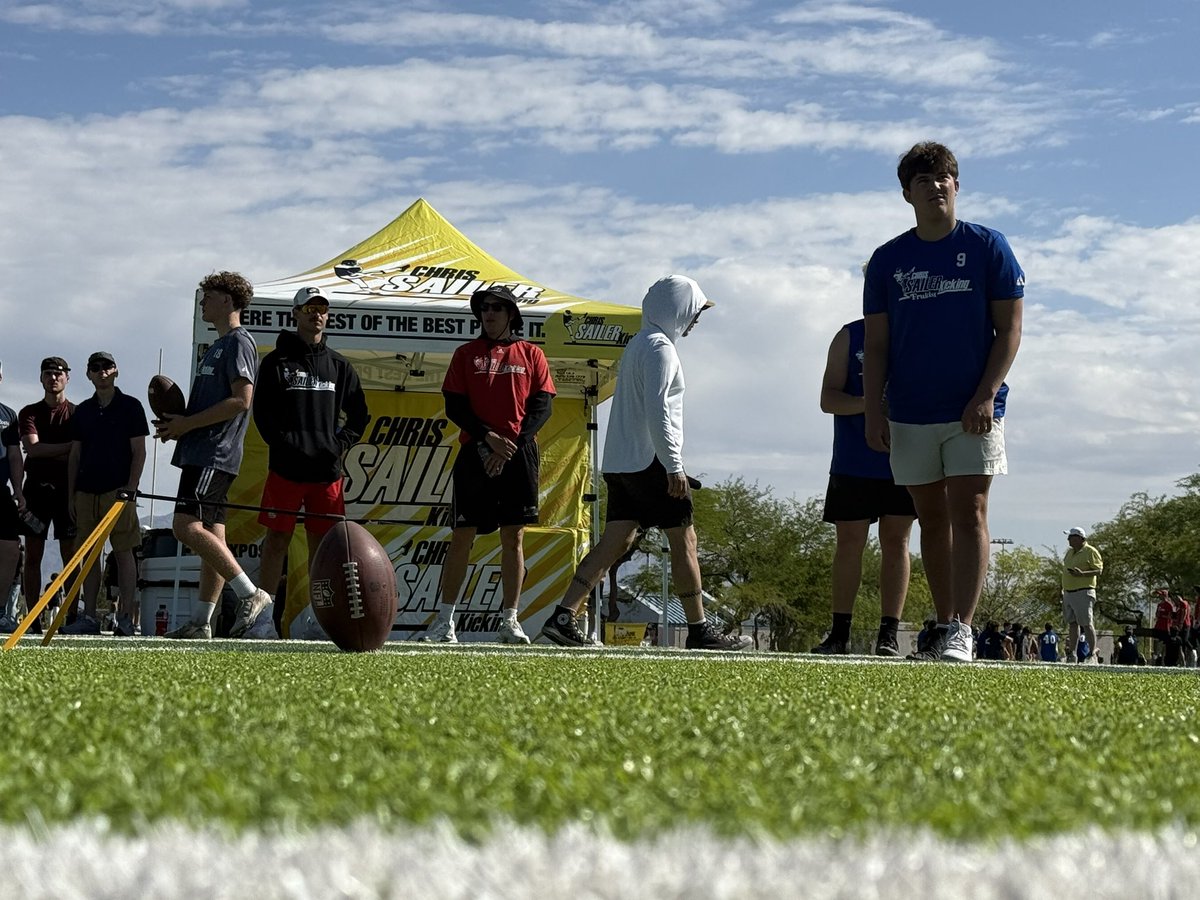 Chris_Sailer's tweet photo. Announcing the 8th Chris Sailer Kicking TOP 12 Camp Wild Card Selection… Congratulations @CSobelkicker (2027, CA) ✅. Carter is one of the most accurate FG Kickers in the nation! He’s now a 2-Time TOP 12’er. @latsondheimer #TeamSailer #TOP12 #2SpotsLeft https://t.co/XlmUvdqnKb