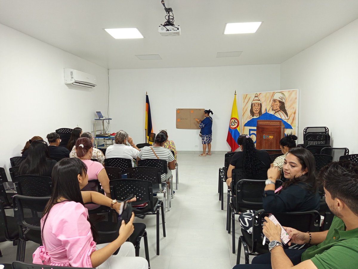 Adrianacg87's tweet photo. @ElOIRdelaRegion Iniciamos #TejiendoBienestar en Santa Marta con la etapa de acogida del OIR. Presentamos sus componentes y la Cátedra Miguel Ramón Martínez, promoviendo el diálogo, la memoria y la sanación con mujeres víctimas del conflicto. #SaludMental #Emprendimiento https://t.co/XXen1dkqlU