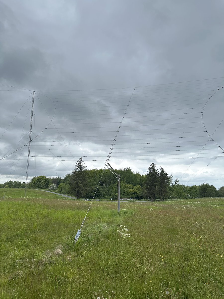 oz1lqo's tweet image. I do like a decent sized Logperiodic 🥰 #rfengineer #antennaengineering #hamradio #hamr