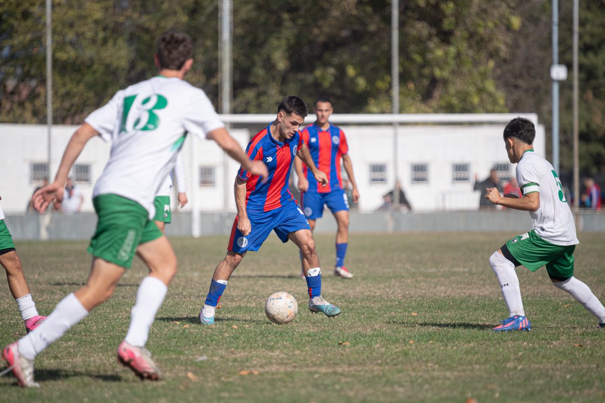 ⏱️ Final del partido

La #QuintaDivisión de #SanLorenzo igualó 2-2 ante Ferro, en Ciudad Deportiva, por la fecha 1️⃣1️⃣ del campeonato. 

⚽️ Los goles del conjunto azulgrana los marcaron Ojeda y Rea.

¡#VamosCiclón! 💙❤️