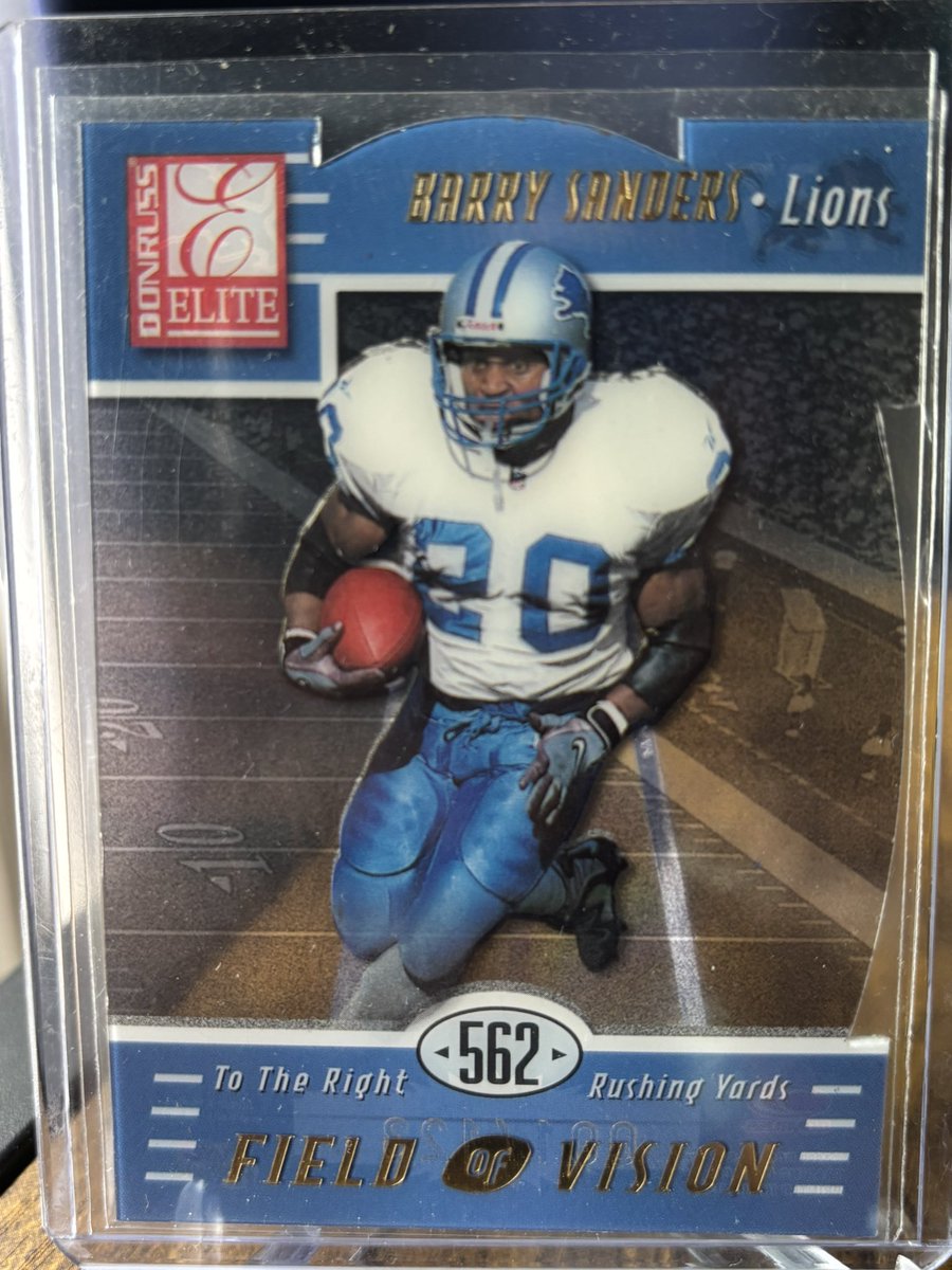 rrmando72's tweet photo. Barry Sanders 1999 Donruss Elite Field of Vision Die Cut /123 #barrysanders https://t.co/6loJIuNsj3