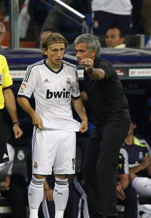 AdriRM33's tweet photo. 🗣️ José Mourinho en 2012: "Todo lo que pido a los madridistas es que le den algo de tiempo a Luka Modric y que sean paciente. Es tan bueno que el Santiago Bernabéu se va a enamorar de su clase." 

El resto es historia 🤍 https://t.co/gJ7eKfoxYL
