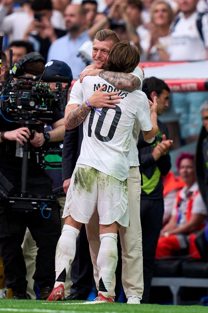 ActuFoot_'s tweet photo. Légendes. 👑🤍 https://t.co/eSVAio2lV9