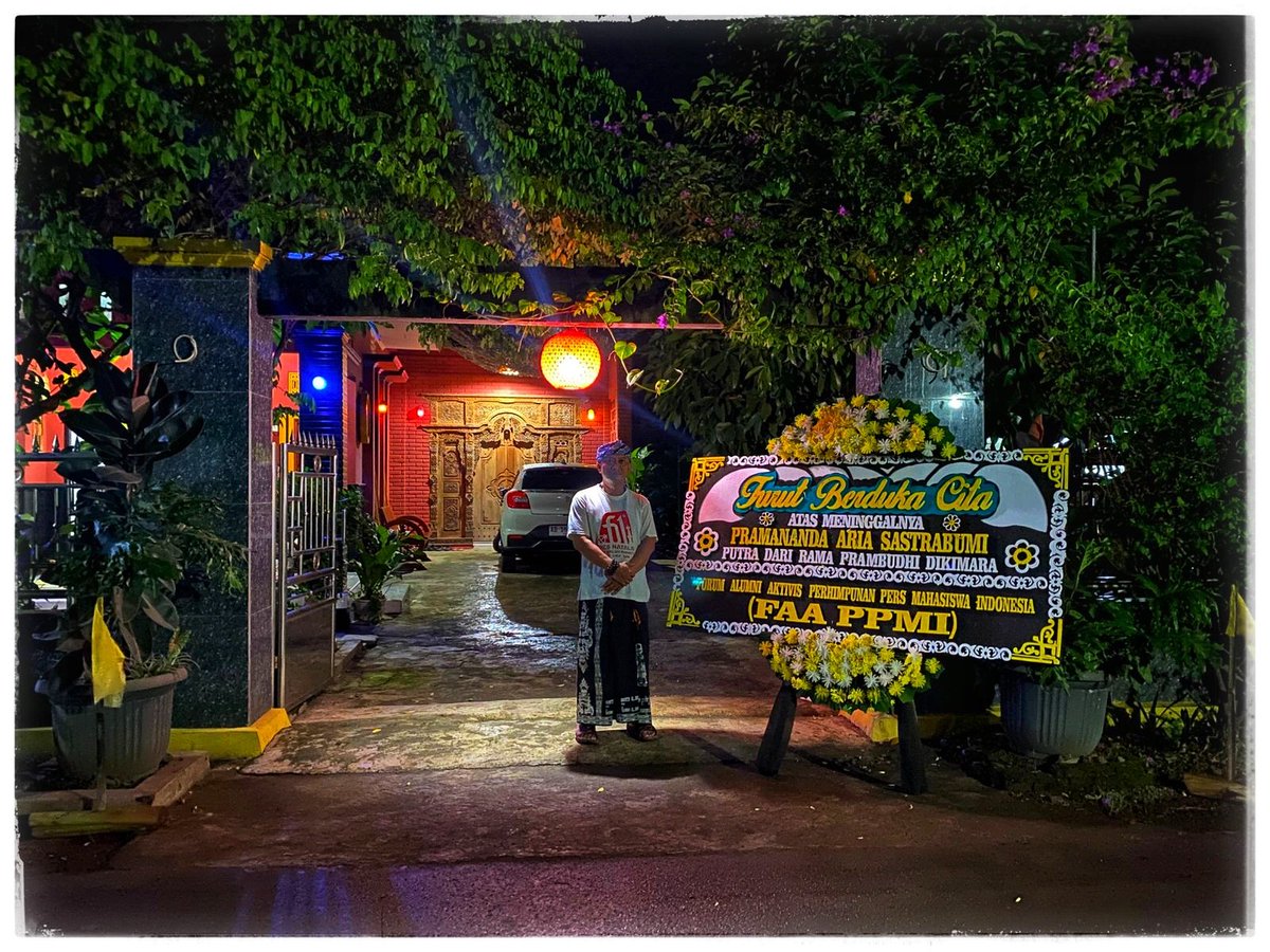 Terima kasih kawan-kawan FAA PPMI <a href="/alumnippmi/">Forum Alumni PPMI</a>.official atas doa dan karangan bunga untuk ananda kami Pramananda Aria Sastrabumi -- "nu ngahiang mulang ka alam kalanggengan". 
Semoga persaudaraan tetap terjalin. 🙏🌙