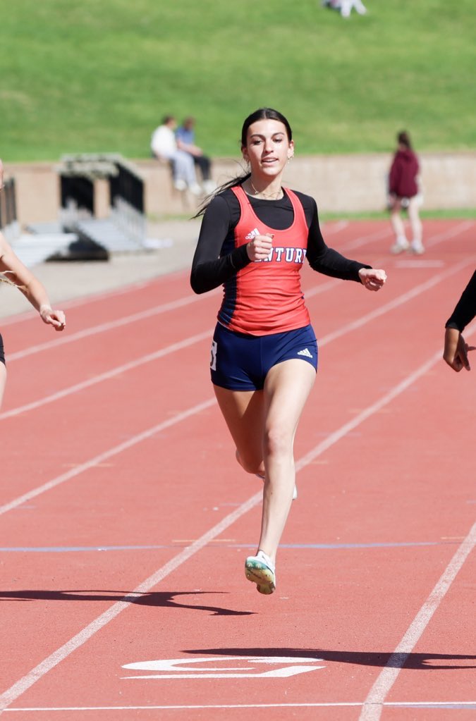KAMBREE LONG!
Runs 2.41 to move into 10th in School History and place 7th at the State Meet!