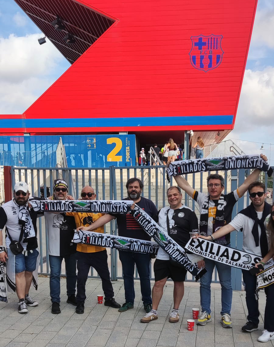 Lejos de <a href="/UnionistasCF/">Unionistas de Salamanca CF</a> y de Salamanca la vida se hace dura, pero con amigos en la misma lucha, se lleva mejor.

¡Vamos, Exiliados!
¡Vamos, Unionistas!