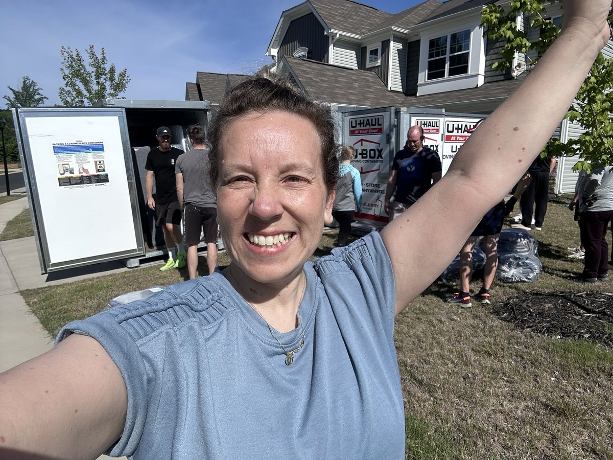 🌎Saturday Morning! Service Time 🙌🏻 The Best for you Donakey’s Family in your new life in Colorado 🏡 Community Leadership Series 💕 <a href="/ParticipateLrng/">Participate Learning</a>  #unitingourworld <a href="/MGSDschools/">MGSD schools</a> #LDS #volunteering