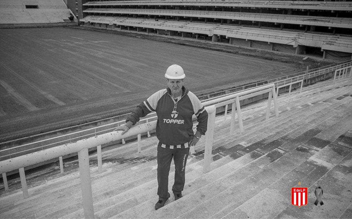 El Club Estudiantes de La Plata lamenta profundamente el fallecimiento del "Ruso" Pedro Ferrín, histórico canchero de 1 y 57. Enviamos un profundo abrazo a su familia y a sus seres queridos en ese doloroso momento.
