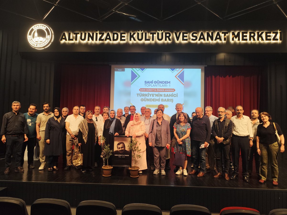 Dünyada yaşam bir anda, bir yıldırımla başladı.
Barış için bir dakika bile önemli,  boşvermek yok, mazeretimiz hiç yok.
Bütün katılımcılara katkıları için teşekkürler.
Elbet bir gün!