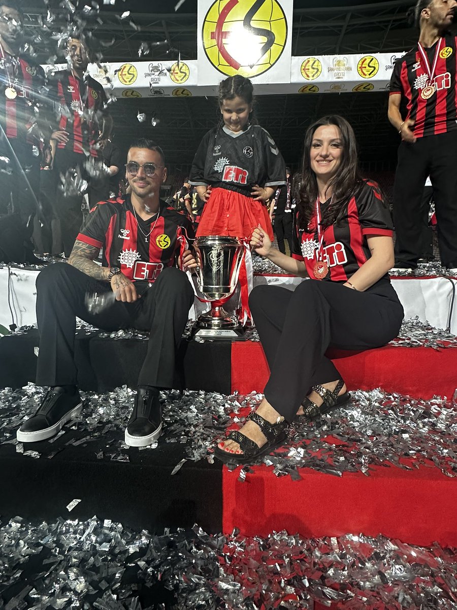 Herkese Herşeye Rağmen Şampiyon Eskişehirspor 🖤❤️🏆🙏🏻