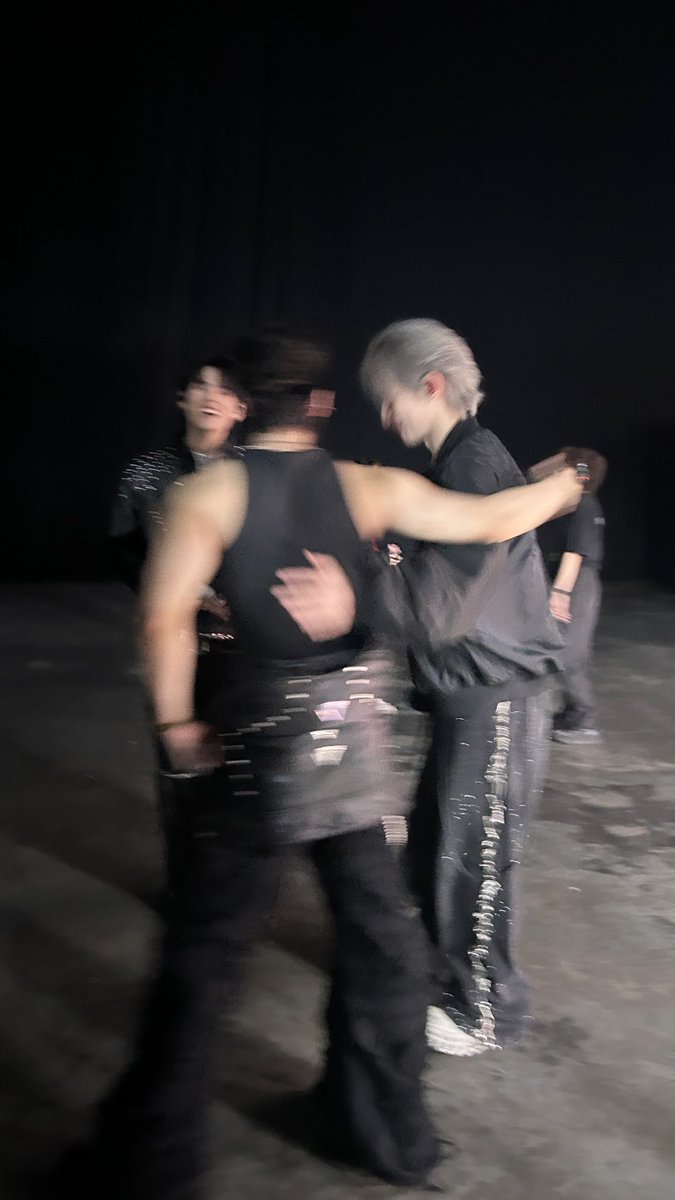hongshihoshi03's tweet photo. ว่าไงว่าไงวันนี้สนุกมั้ย หนึ่งวันสามลุค หวังว่าพวกแกจะเติมไลแคนกันอิ่มนะครัฟ 
กลับบ้านดีดี กินร้ำเยอะเยอเเดะเสียงแหบ😔
ไว้เจอกันใหม่นะะๆยๆวๆง รักรัก🤟🏻😍
#LYKN 
#GOTCHAPOP3xLYKN 
#GOTCHAPOP3 
#hongshihoshi https://t.co/vU0DCUKLvJ